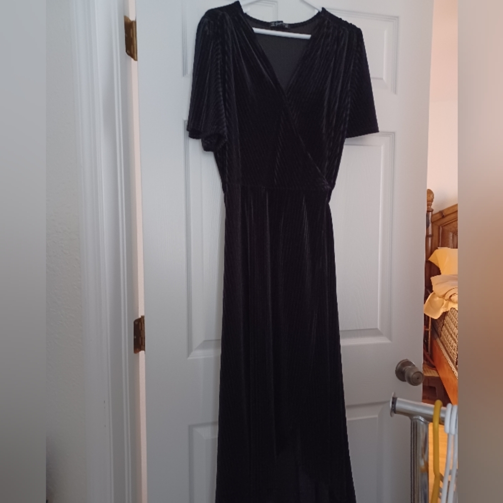 Simplee Womens Size 2XL Elegant Black Velvet Wrap Ribbed Dress